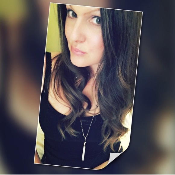 Meet your Posher, Jessica - Picture 3 of 3